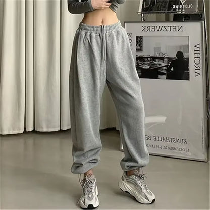 Women's High Waist Jogger Sweatpants - Baggy Sports Trousers in Black and Gray