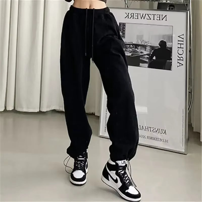Women's High Waist Jogger Sweatpants - Baggy Sports Trousers in Black and Gray