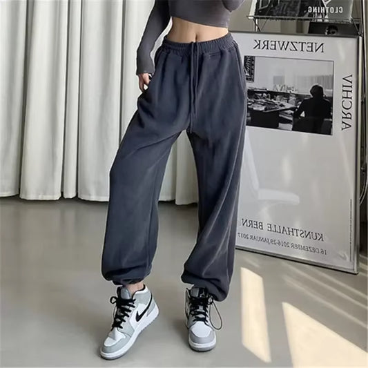 Women's High Waist Jogger Sweatpants - Baggy Sports Trousers in Black and Gray