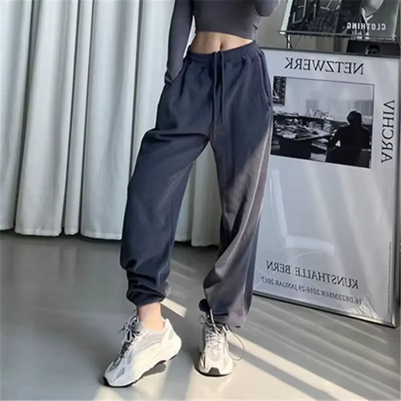 Women's High Waist Jogger Sweatpants - Baggy Sports Trousers in Black and Gray