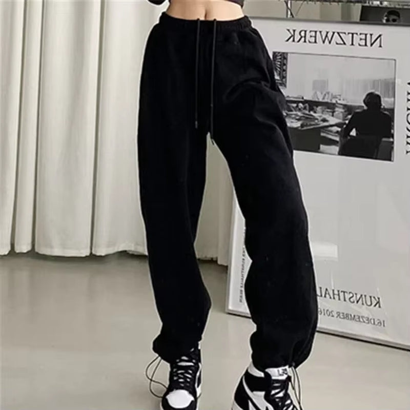 Women's High Waist Jogger Sweatpants - Baggy Sports Trousers in Black and Gray